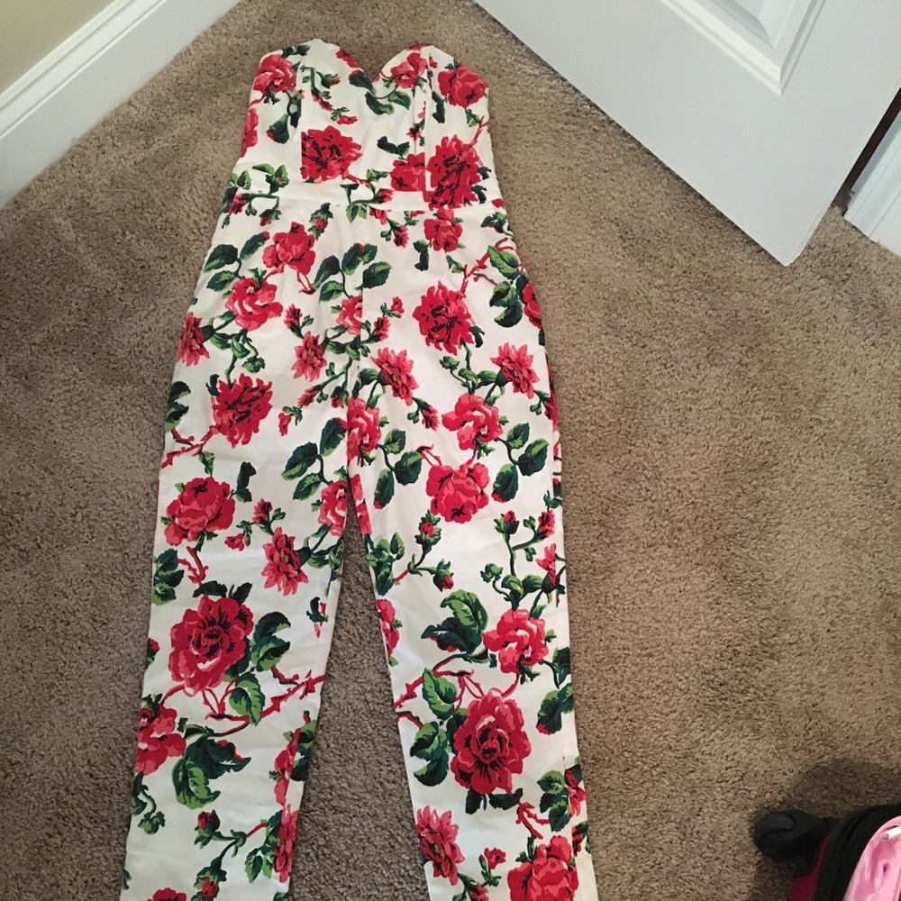 Floral strapless jumpsuit!